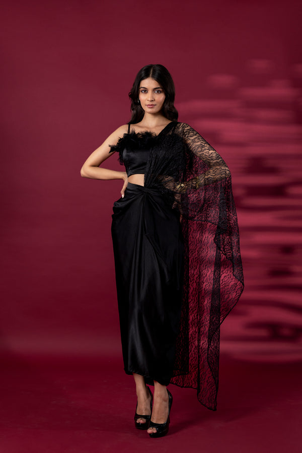 Black Feather Saree Set with Attachable Pallu