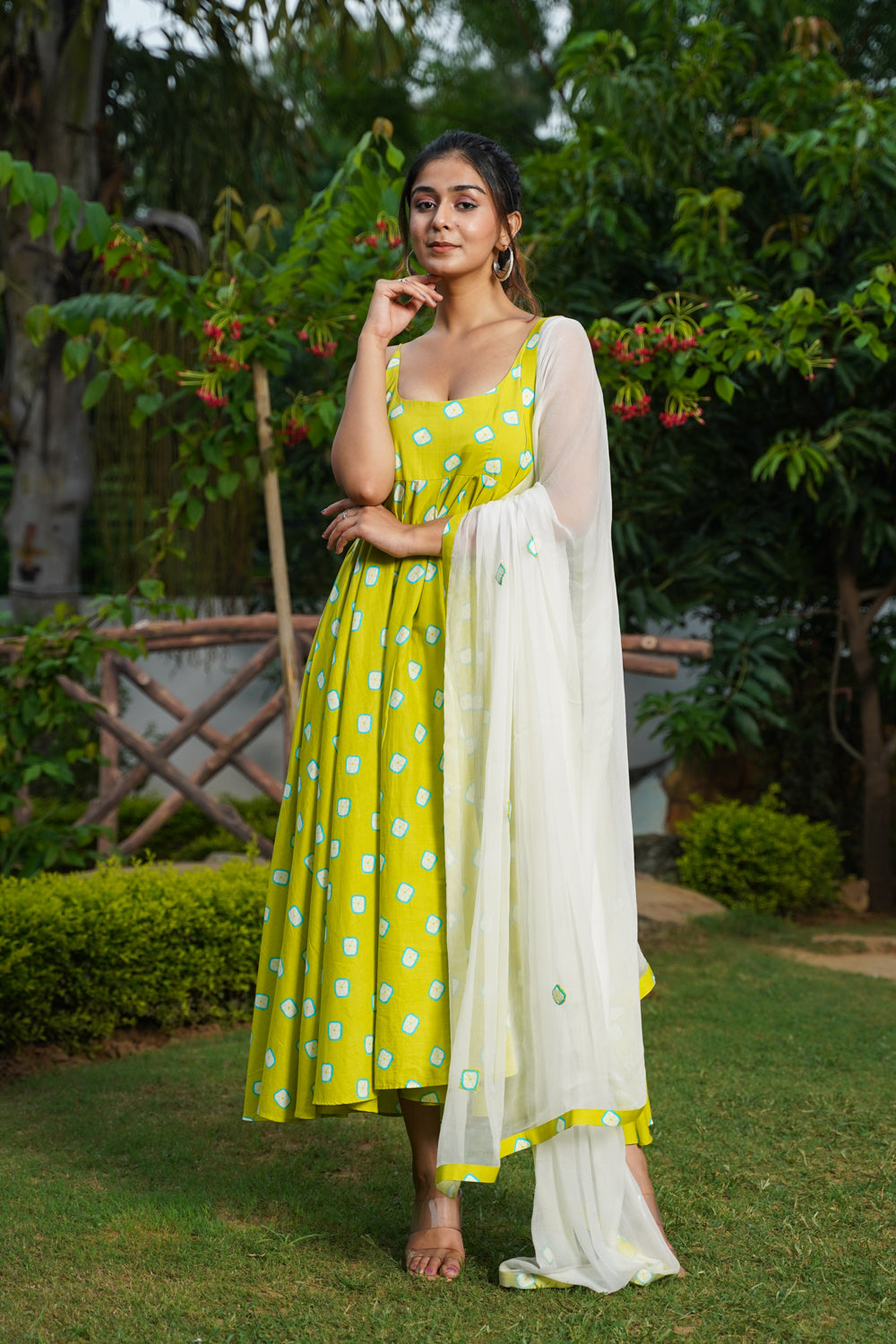 Sleeveless sale anarkali kurti